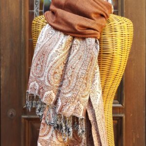 SCIARPA ALISHA MARRONE E BIANCA